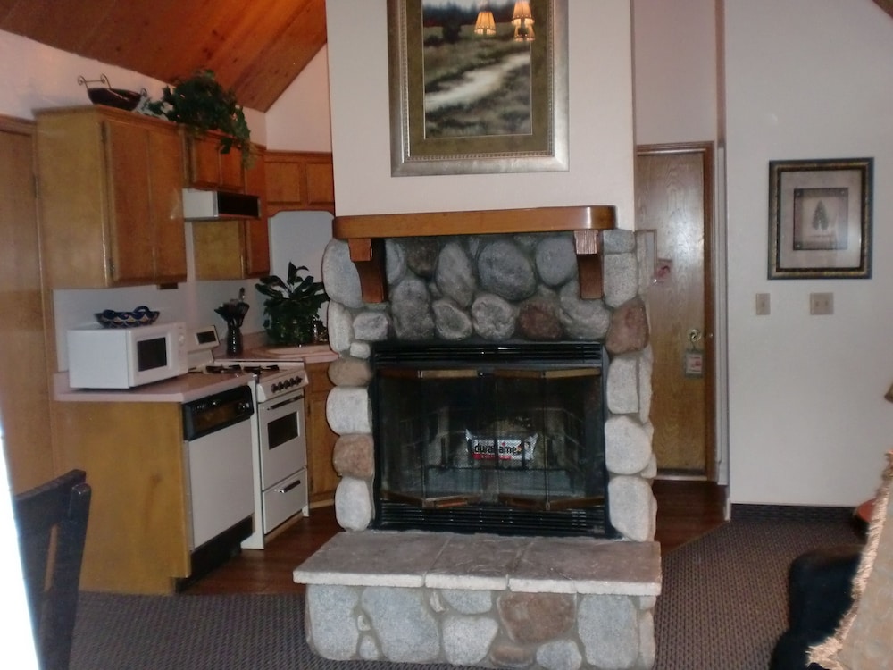North Shore Inn 9/70
