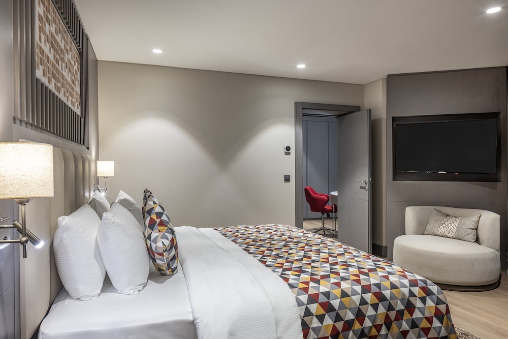 JUNIOR SUITE, KING BED, SEA VIEW