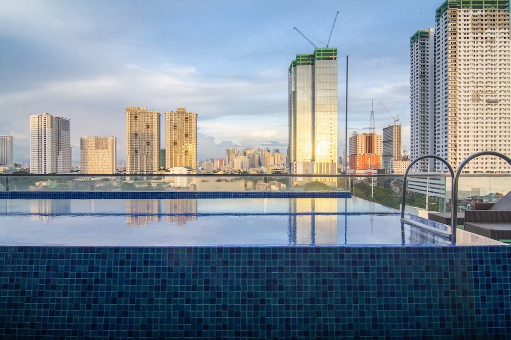 ARK Hostel City Center Manila 33/36