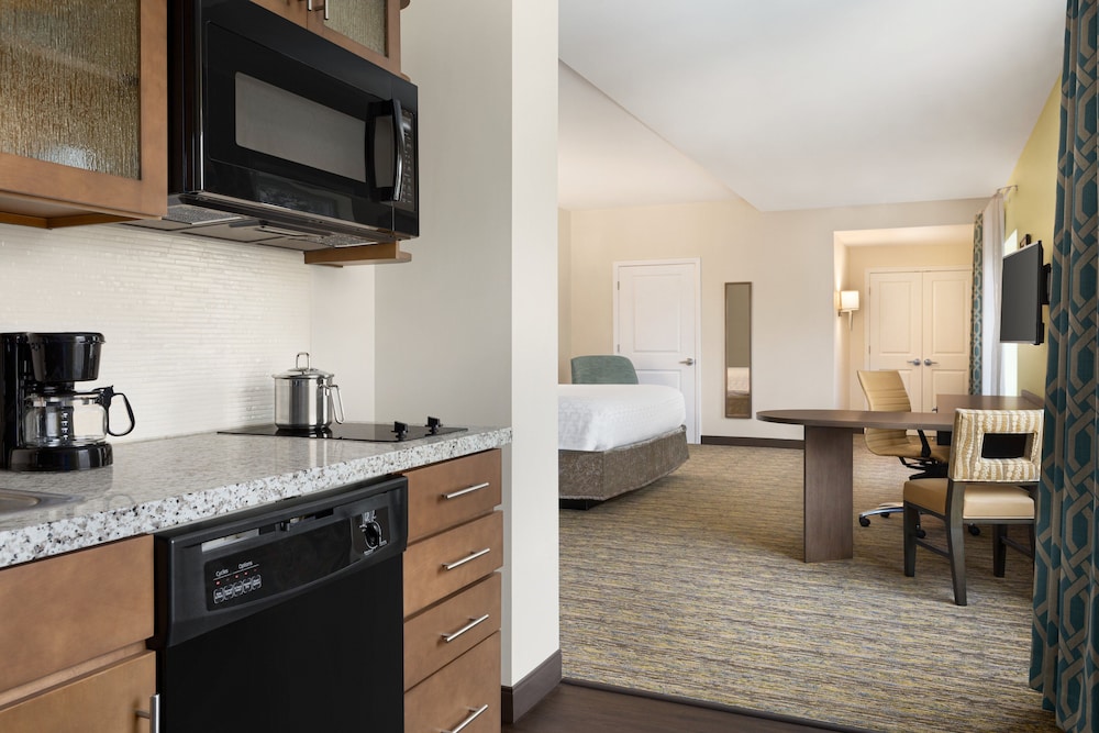 Candlewood Suites Safety Harbor 54/56