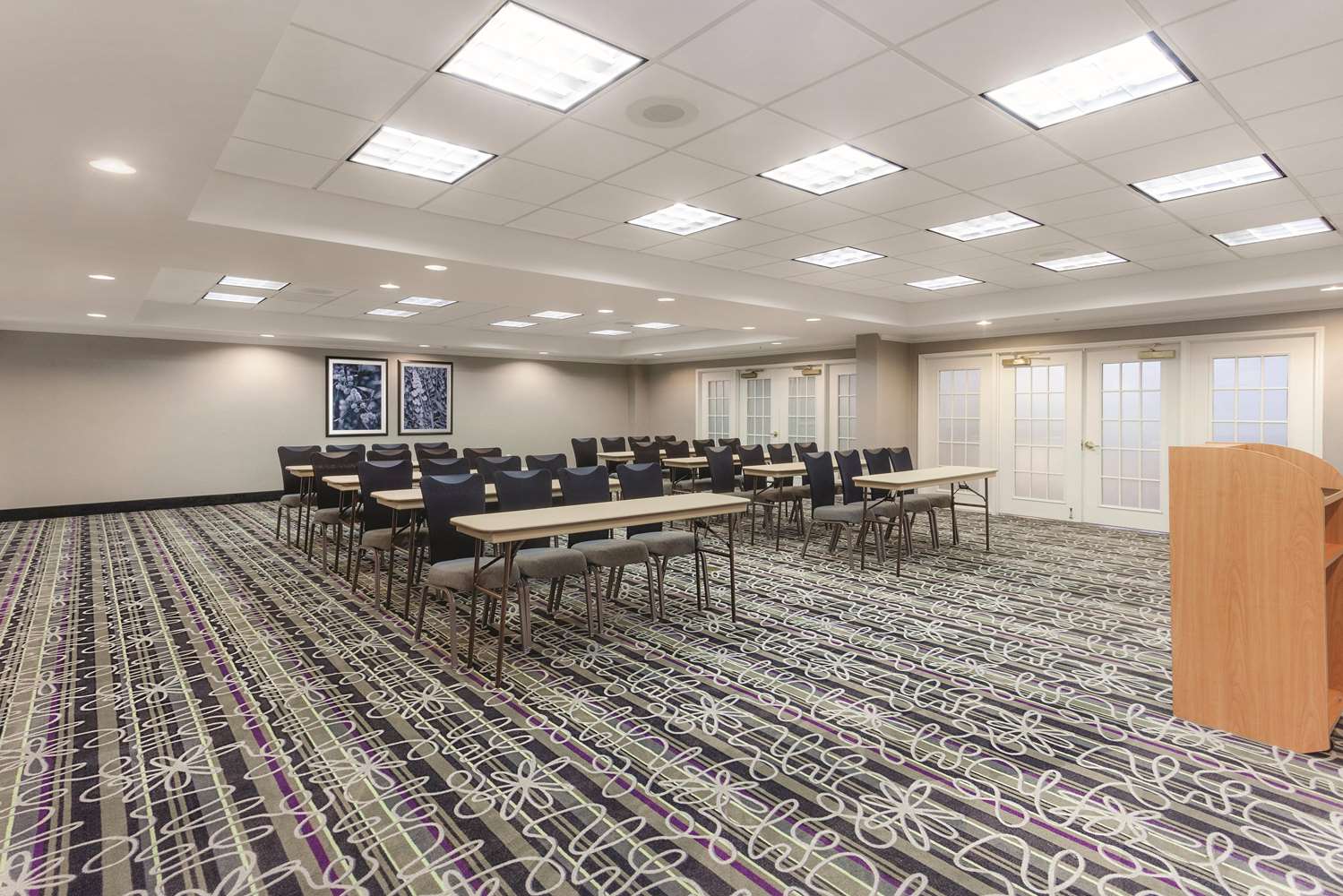 La Quinta Inn & Suites by Wyndham Univ Area Chapel Hill 59/67