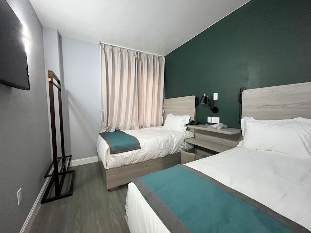 COMFORT, TWIN BEDS
