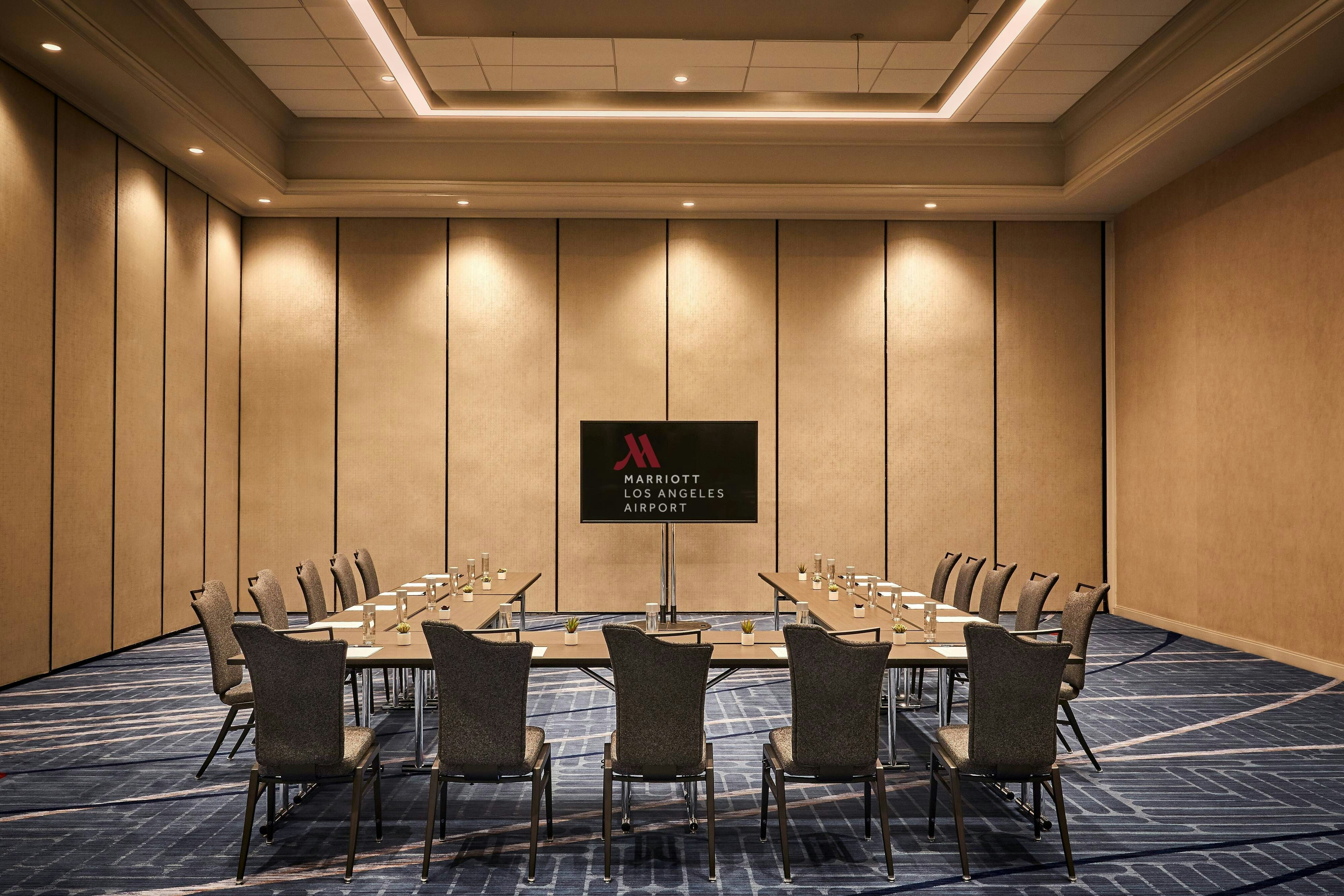 Marriott Los Angeles Airport 68/77