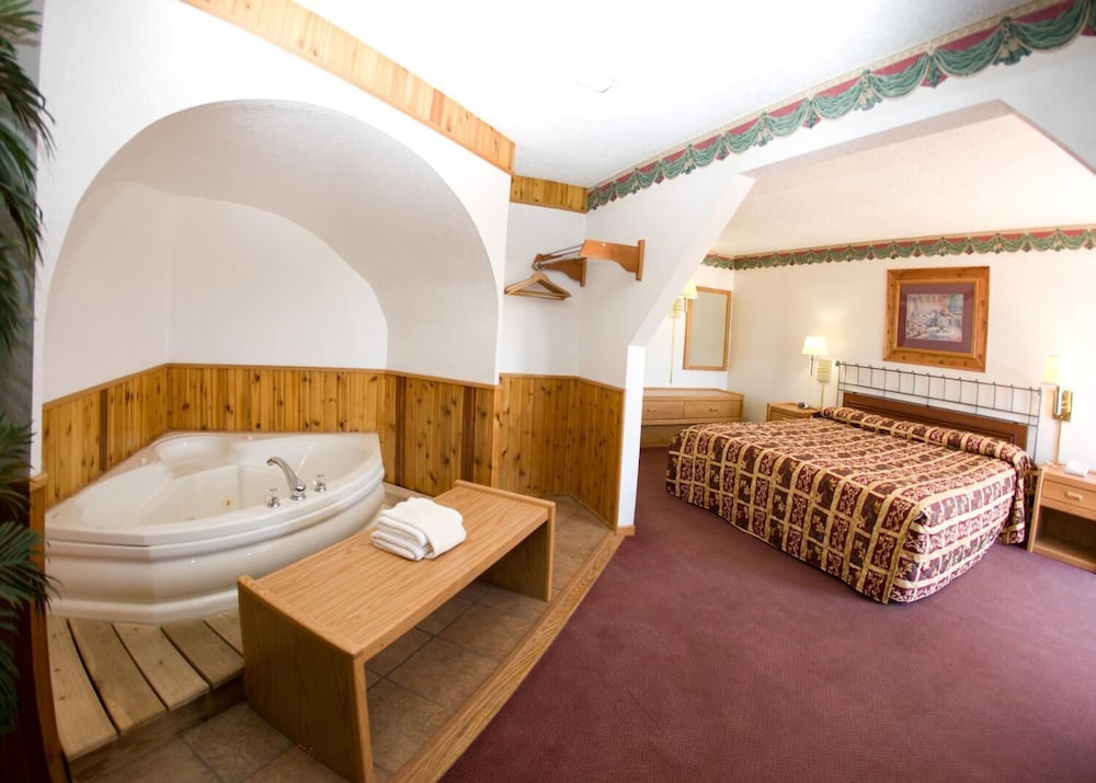 North Country Inn & Suites 10/39