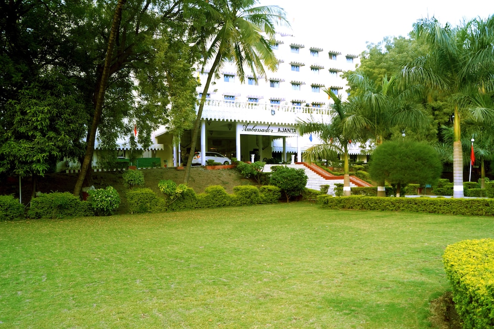 Ambassador Ajanta 5/73