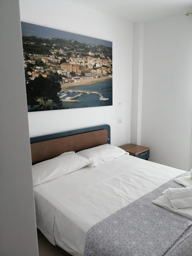 Hotel Tirreno 8/52