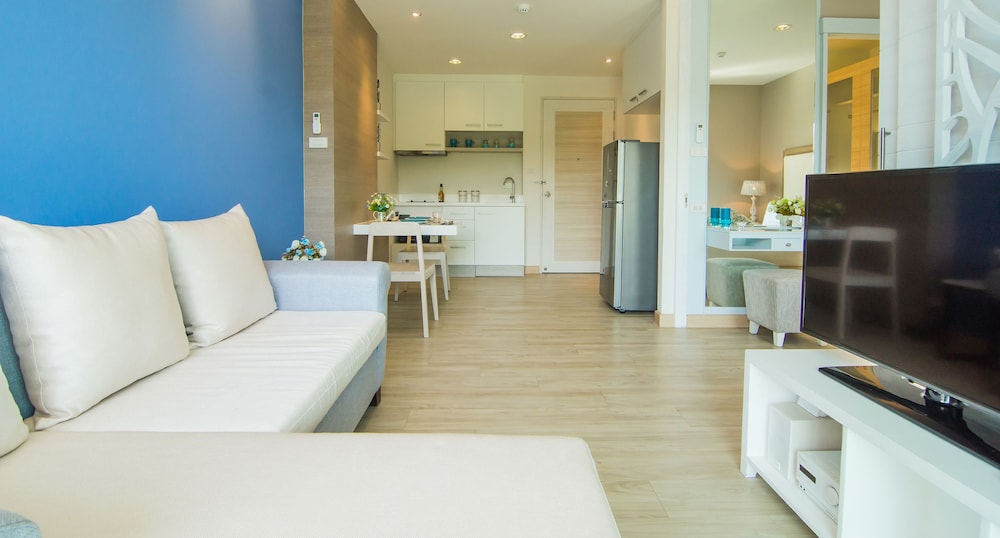 The Sea Condominium 34/67