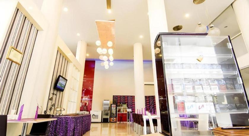 Hotel Royal Jember 6/24