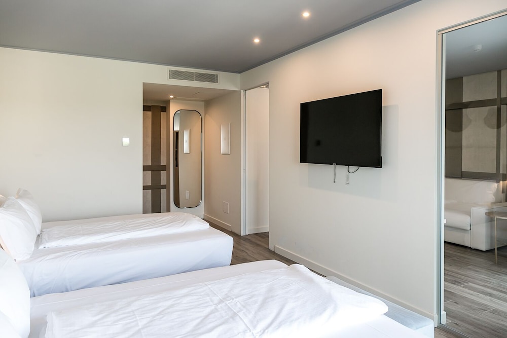 PANORAMIC, SUITE