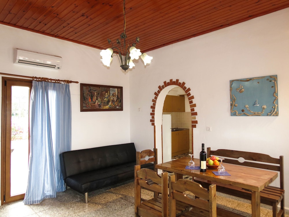 Spiros Soula Hotel 51/84