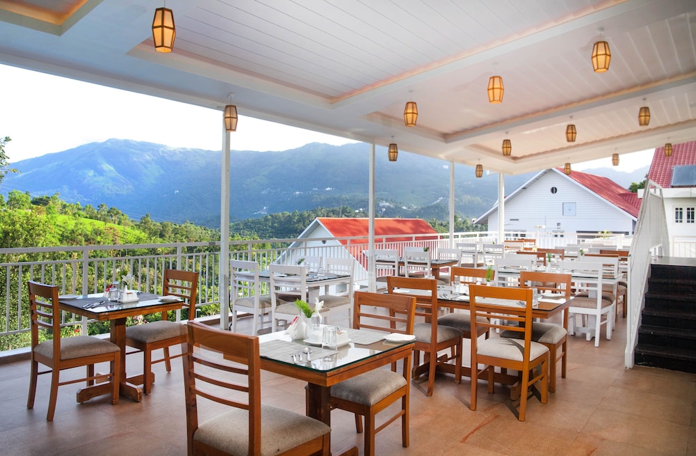 The Fog Munnar Resorts And Spa 40/55
