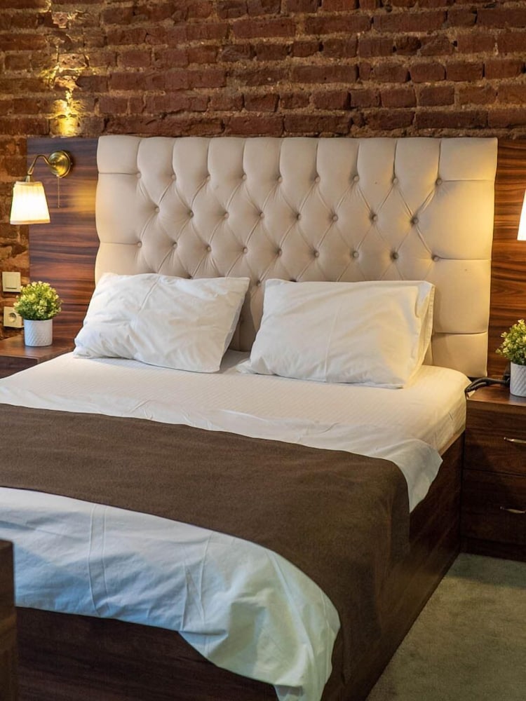 STANDARD, DOUBLE BED