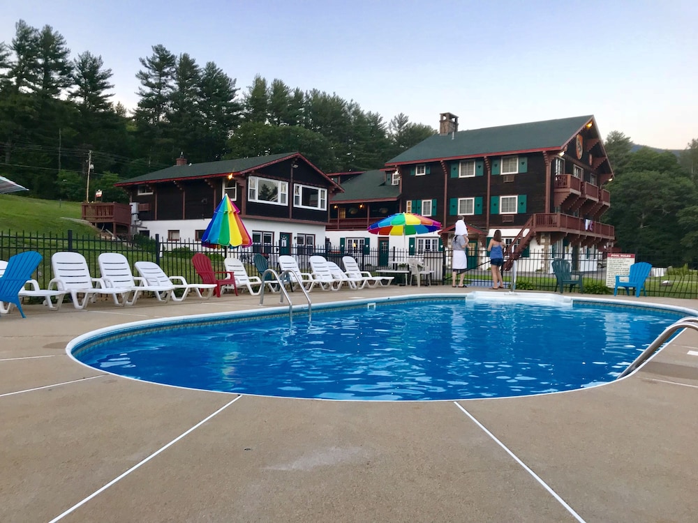 Swiss Chalets Village Inn 5/50