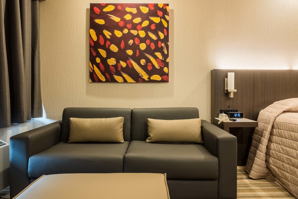 Le Chabrol Hotel Suites 49/72