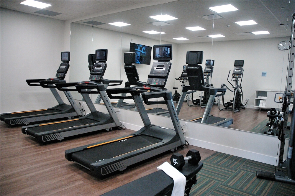 Holiday Inn Express And Suites Edmonton Sw Windermere 42/78