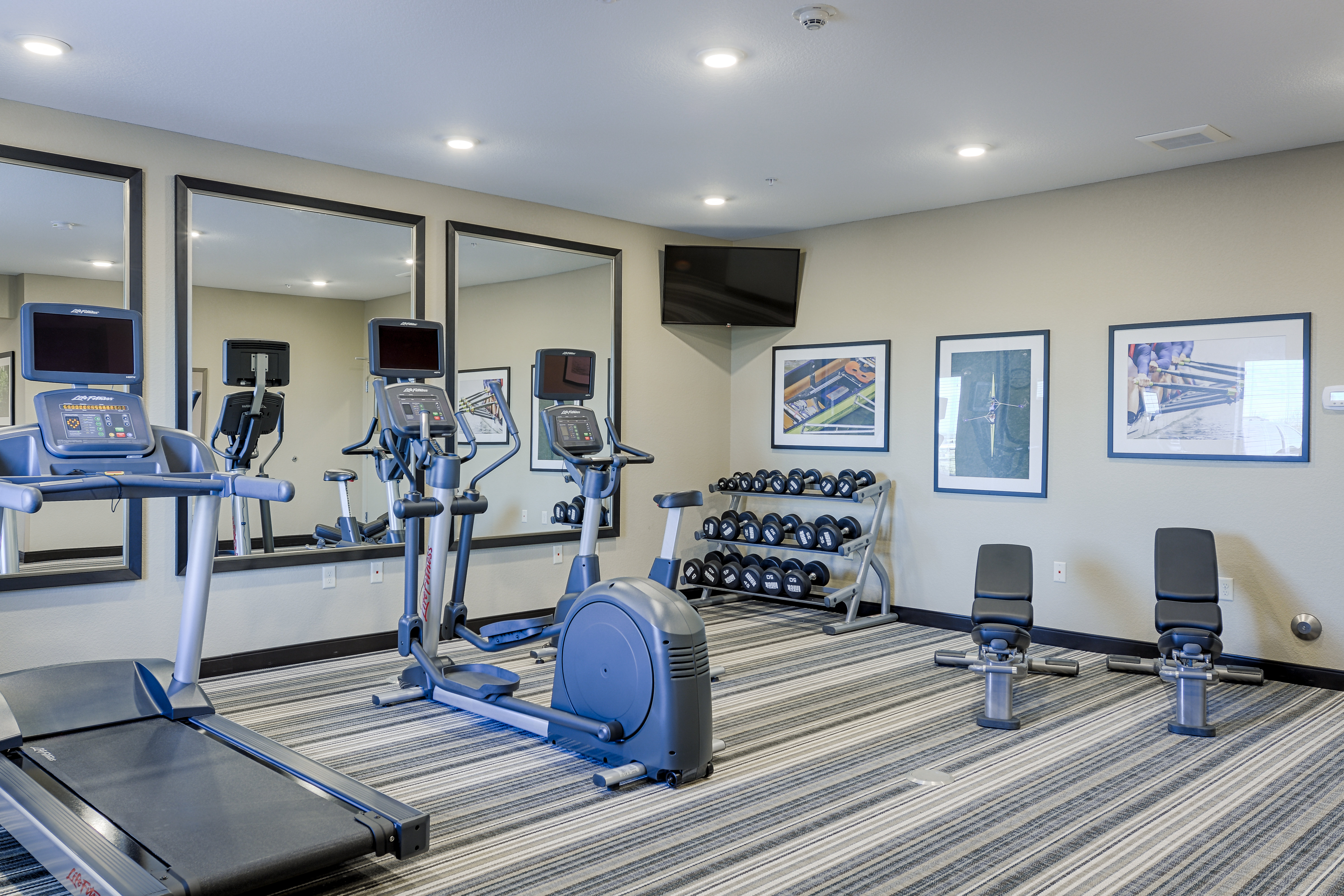 CANDLEWOOD SUITES LAKEVILLE I-35 17/32