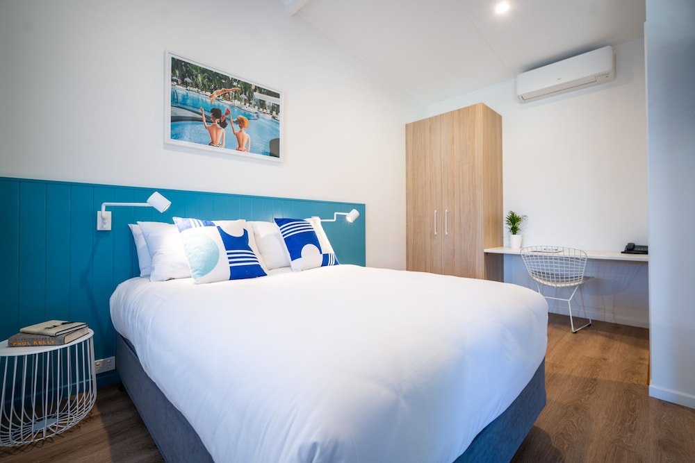 1 BEDROOM, STANDARD, DOUBLE BED, POOL VIEW, POOL ACCESS
