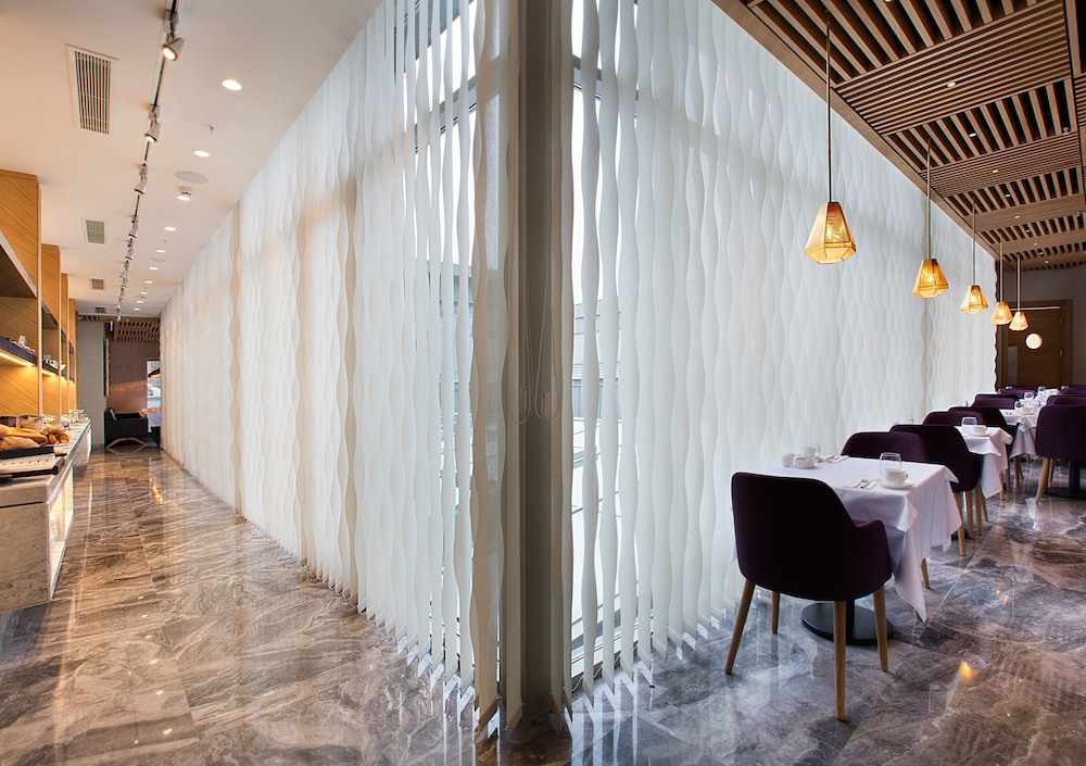 FER HOTEL 66/71