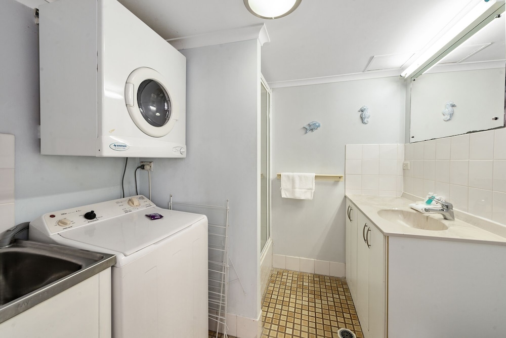Sandpiper Apartments 69/71