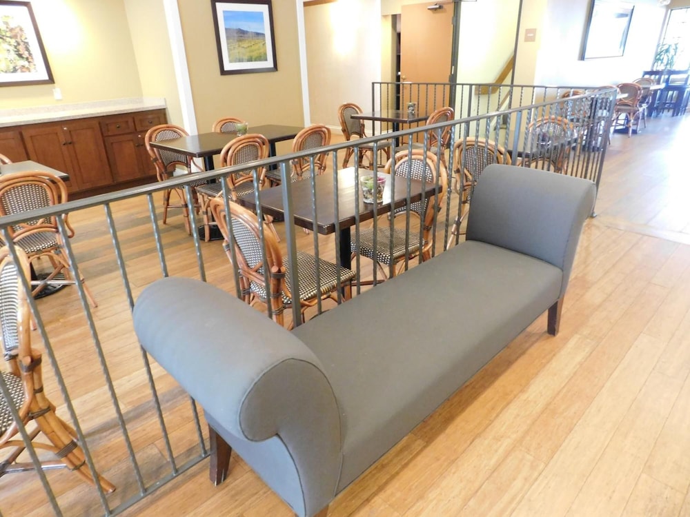 Napa Winery Inn 33/35