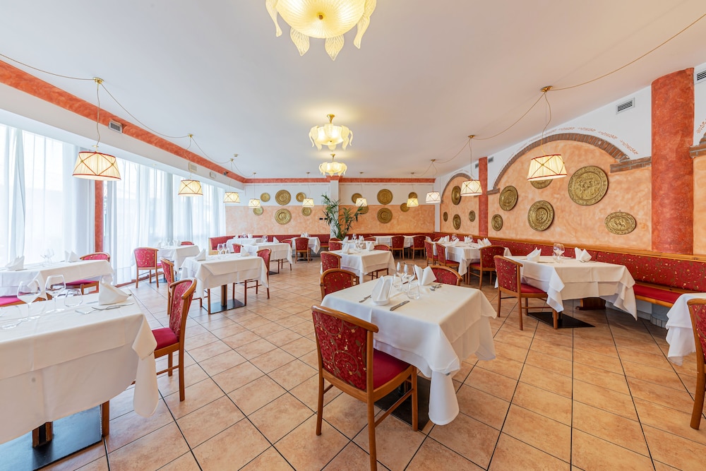 Hotel Romantic 52/60