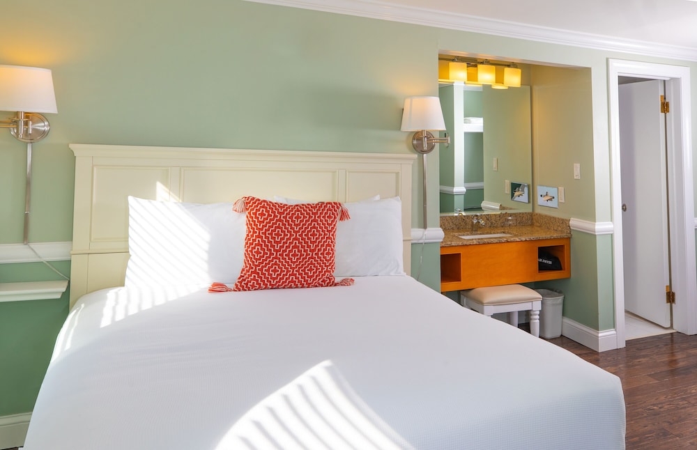 Island House Hotel 14/73