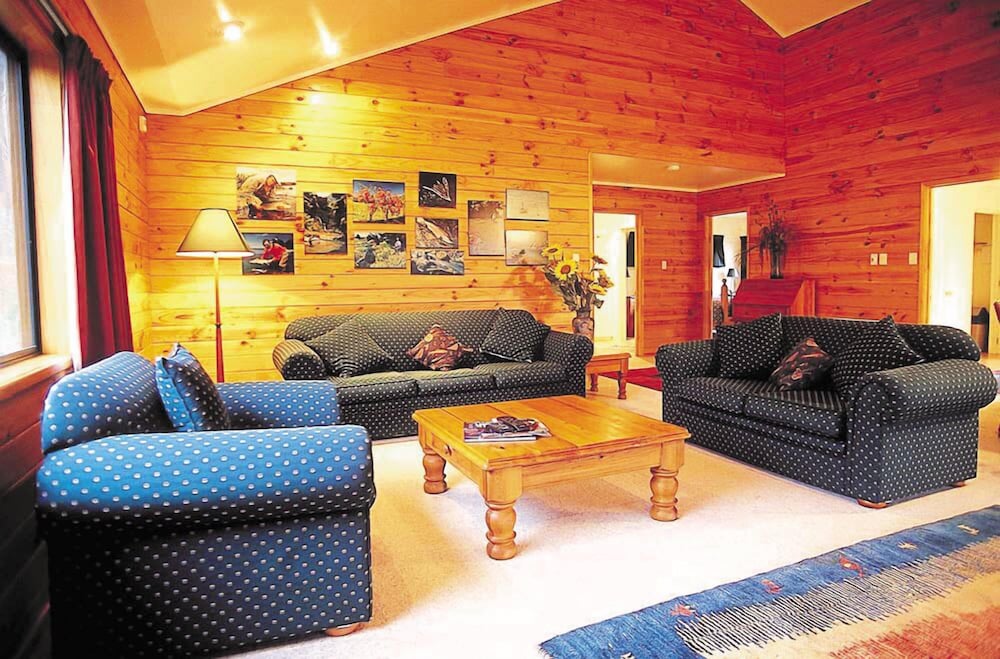 Tongariro Lodge 43/75