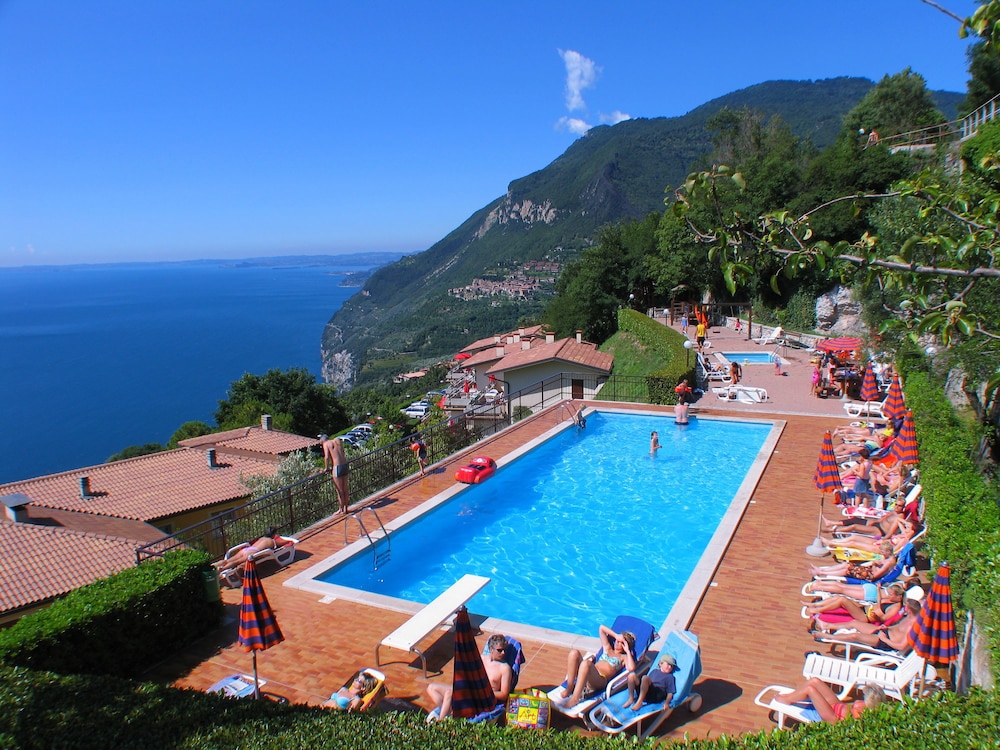 Hotel and Residence La Rotonda in Tignale