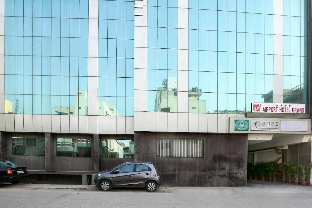 Airport Hotel Grand Delhi 47/52