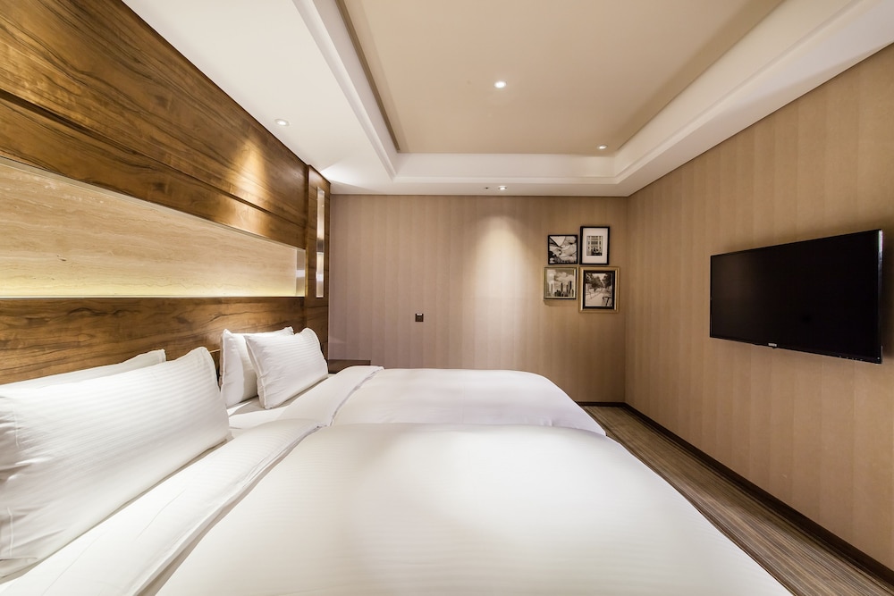 Green World Station Hotel 13/67