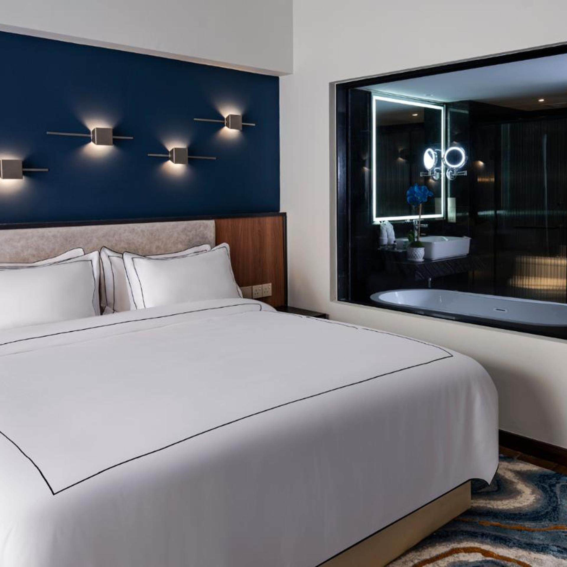 Deluxe, King Bed, No Balcony