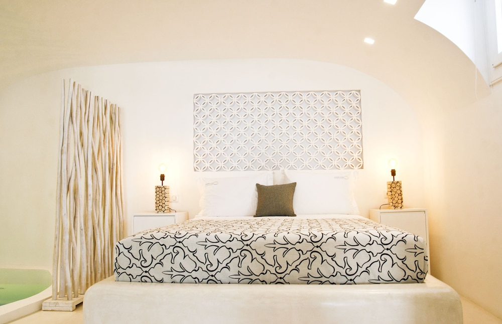 Anatoli Luxury Studios & Suites 10/50