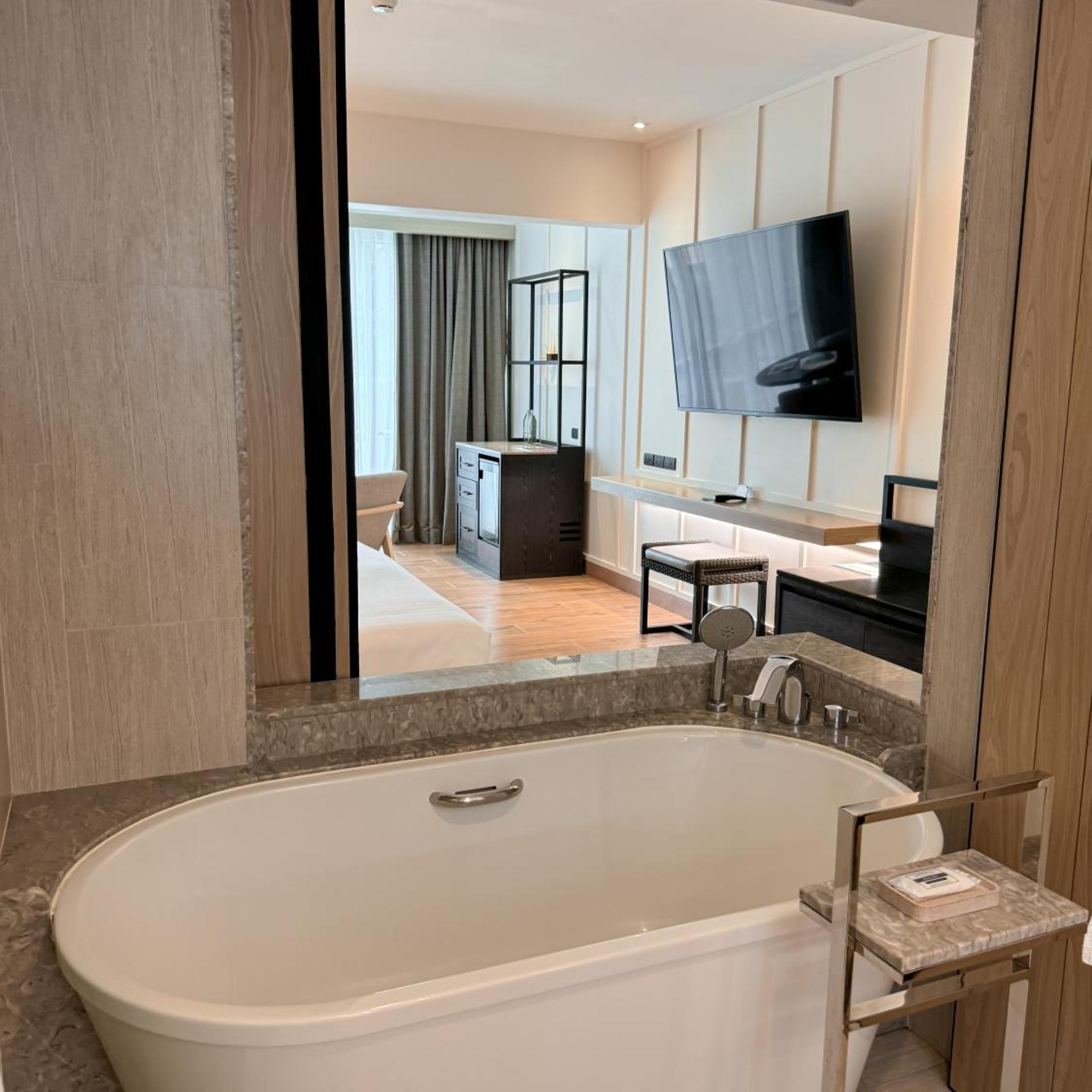 Room, King Bed, Pool Access, Hyatt Regency Hua Hin 4/5