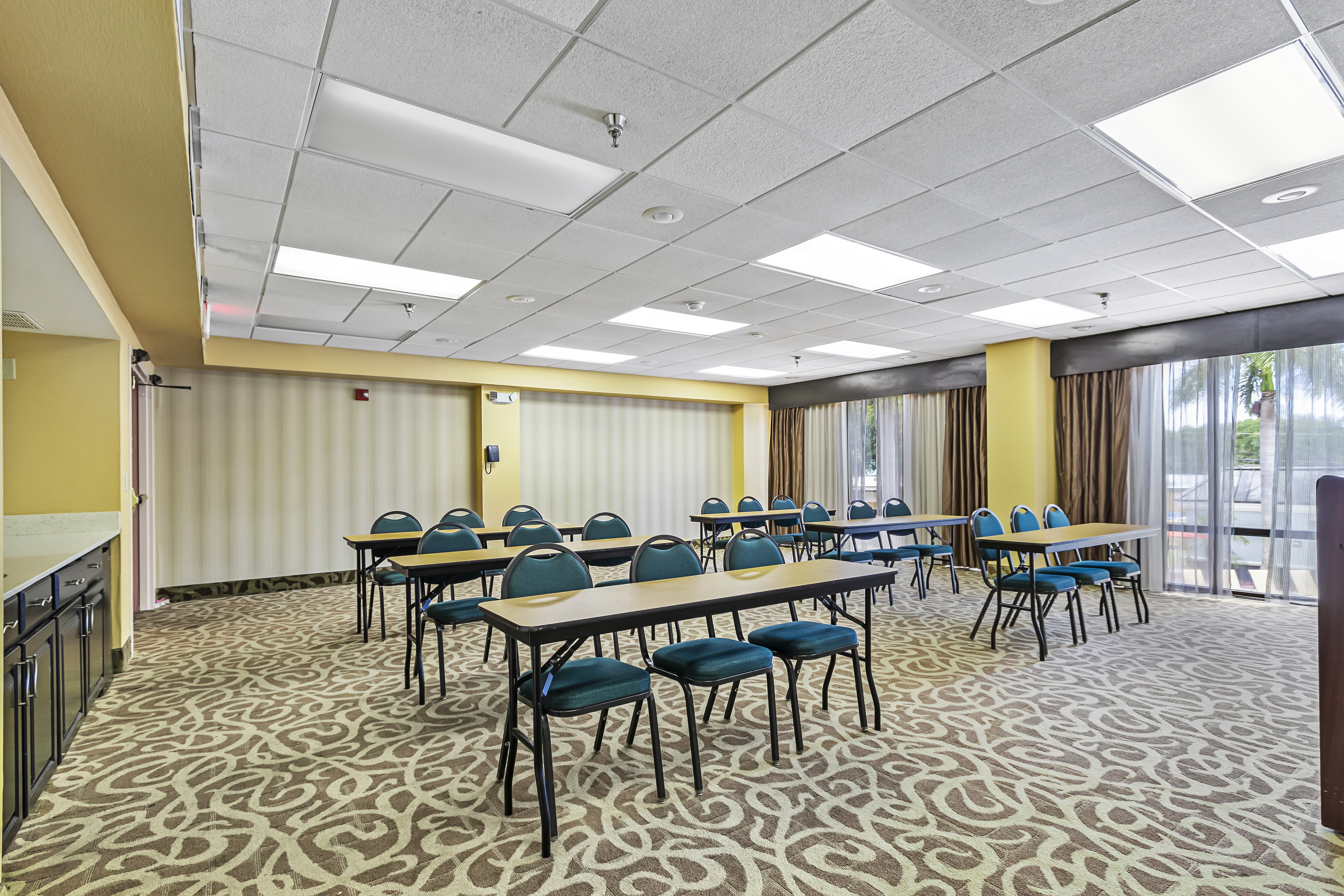 Holiday Inn St. Petersburg West 41/59