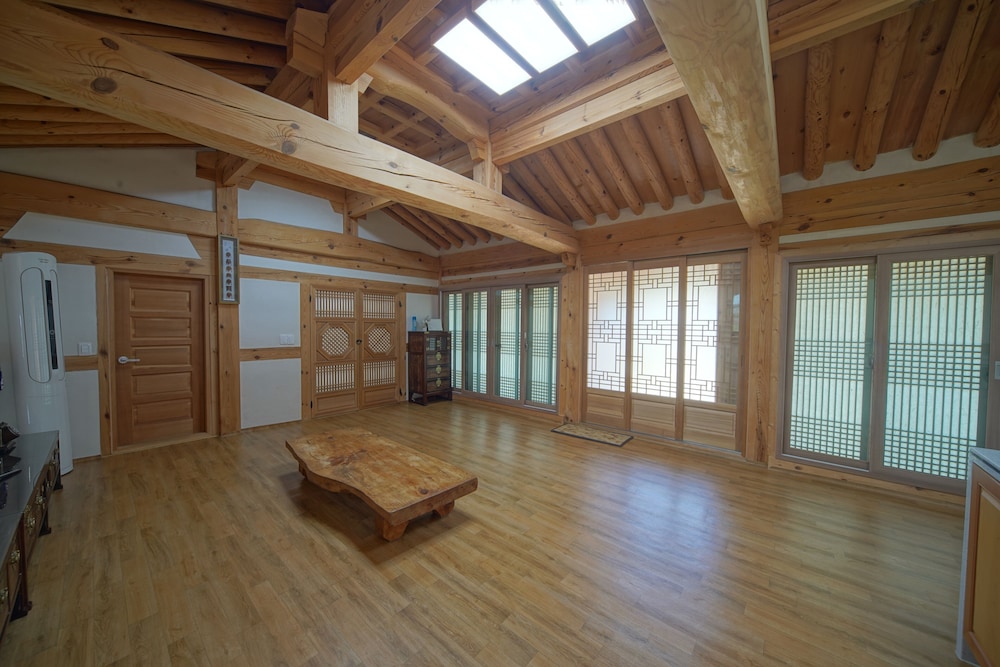 Hanok1st 22/48