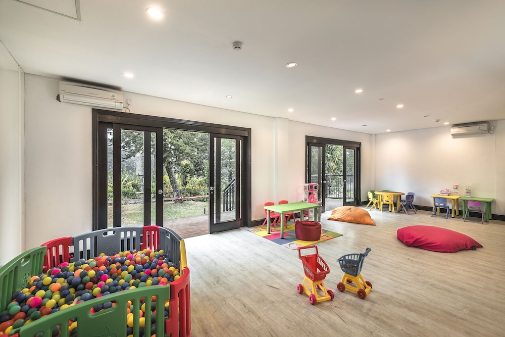 Lido Lake Resort by MNC Hotel 37/63
