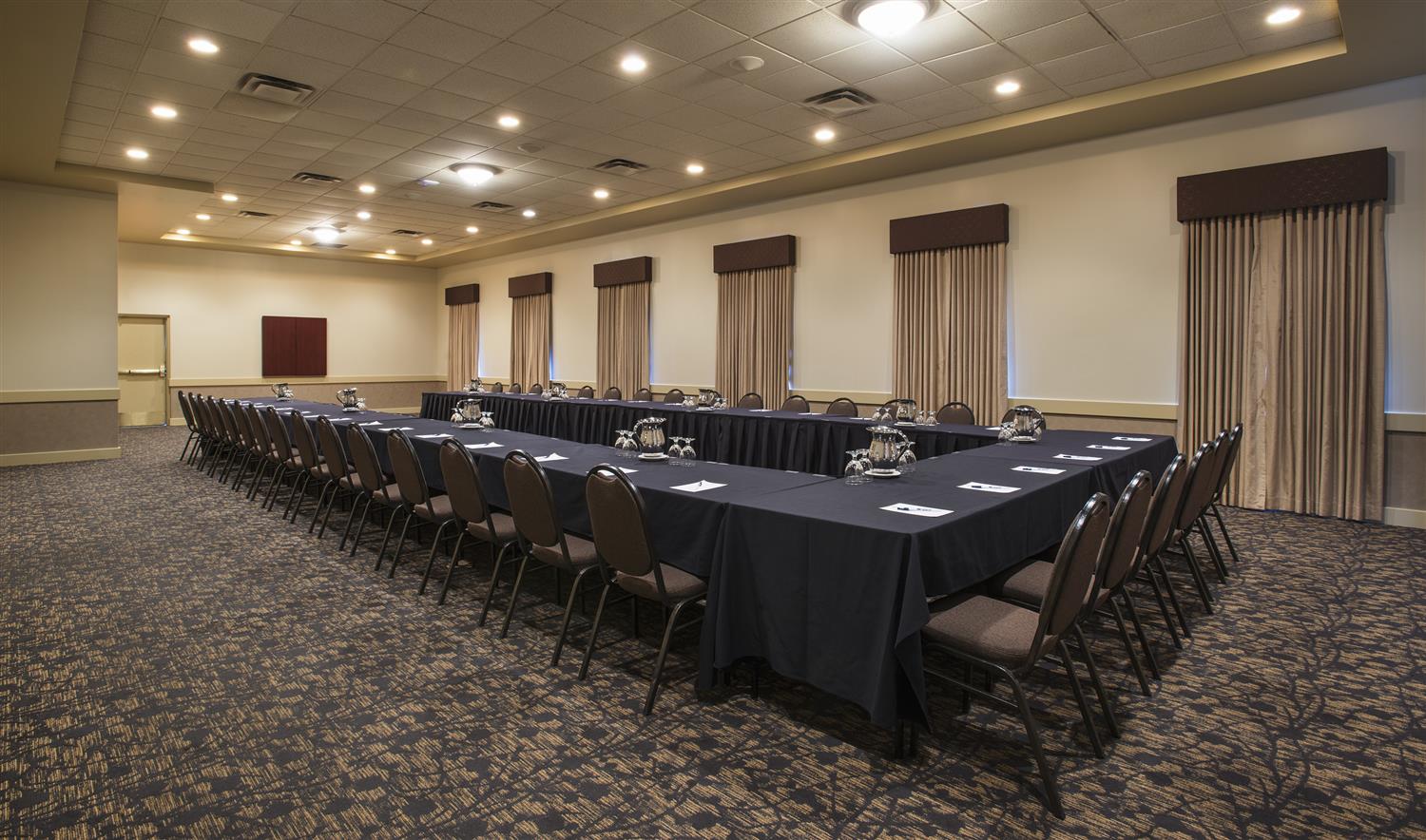 Best Western Plus Winnipeg Airport Hotel 39/45