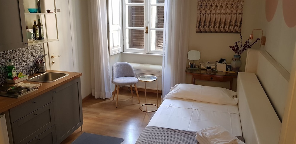 Al 7 Small Luxury Rooms 13/31