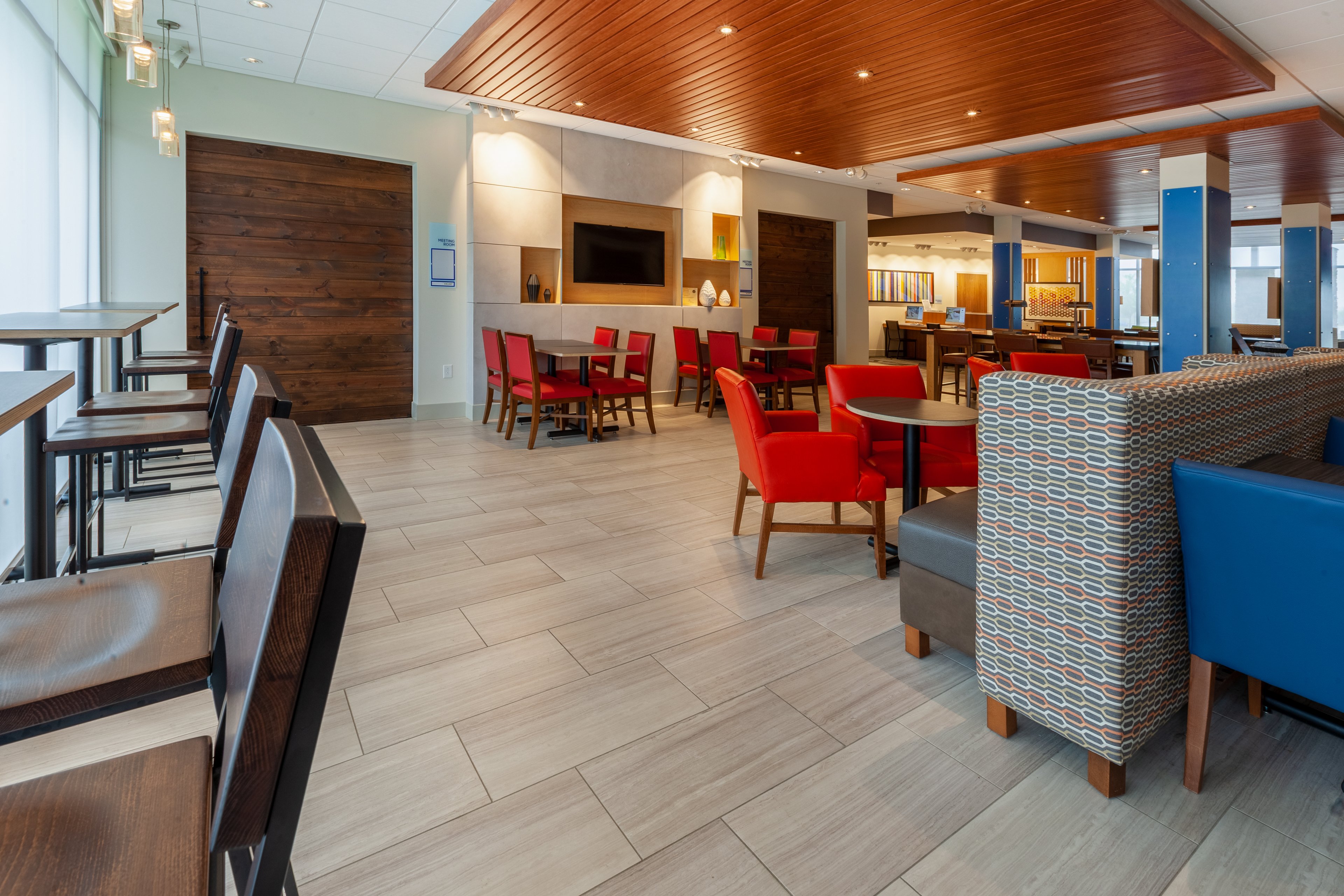 Holiday Inn Express & Suites Brunswick - Harpers Ferry Area, an IHG Hotel 34/51