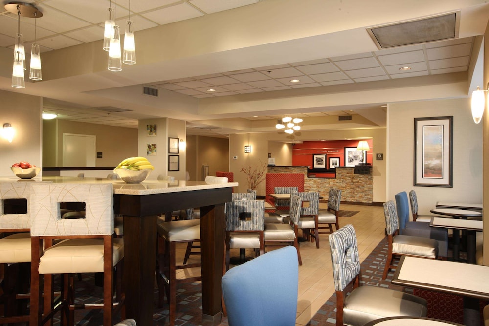 Hampton Inn Pennsville 36/48