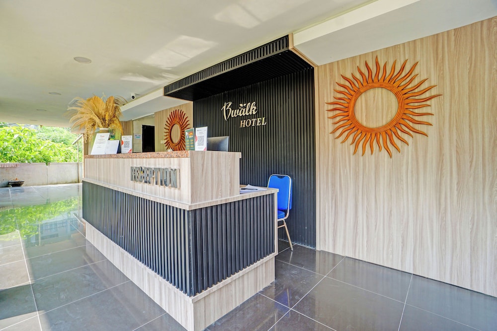 Lobby at OYO 3283 Bwalk Hotel, MALANG