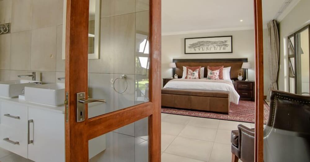 The Reserve Boutique Hotel 32/33