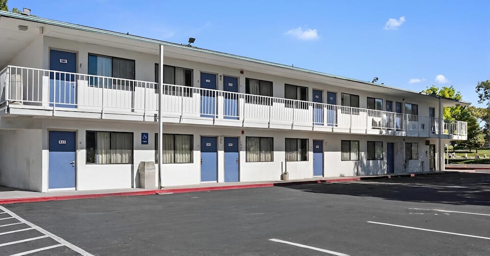 Motel6 Winnemucca, NV 52/60