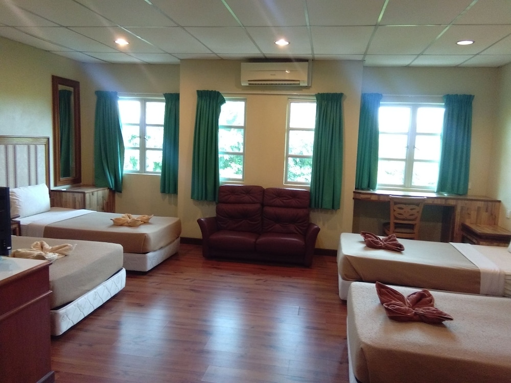 Arwana Inn 31/54