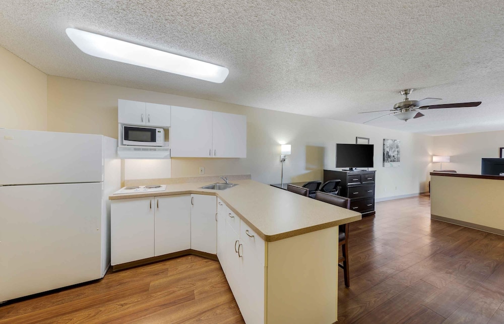 Extended Stay America Suites Los Angeles Arcadia 38/51