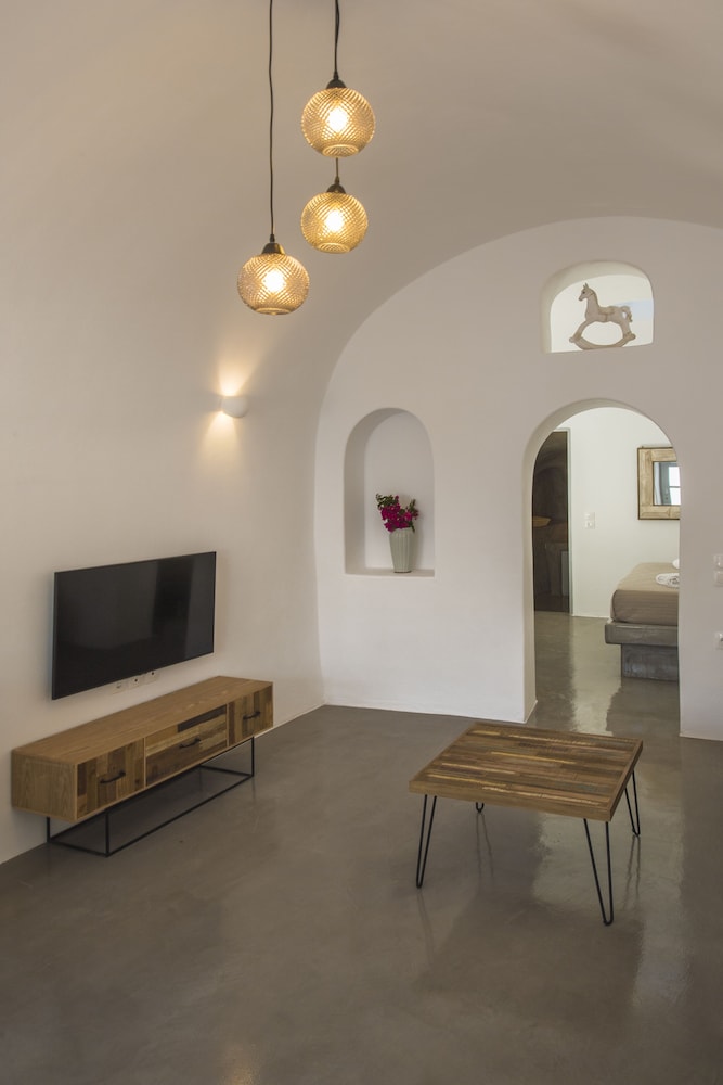 Aqua Serenity Santorini Luxury Suites 29/50