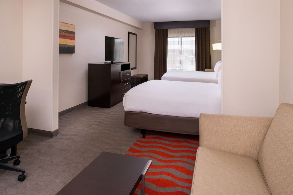 Holiday Inn Express Suites Monroe 28/58