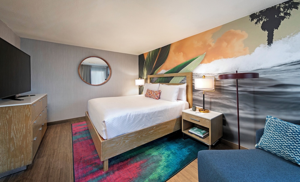 Lanai, Premium, Suite, King Bed, Pool View، The Wayfarer San Diego 2/4