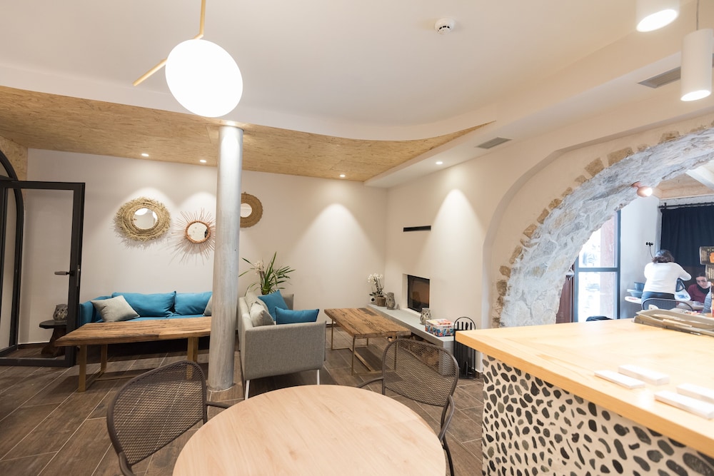 Hotel Sagarlore 46/59