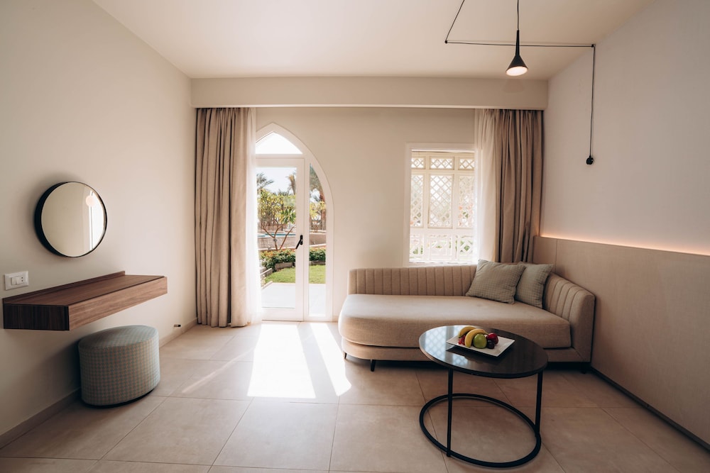 Reef Oasis Beach Resort 56/82